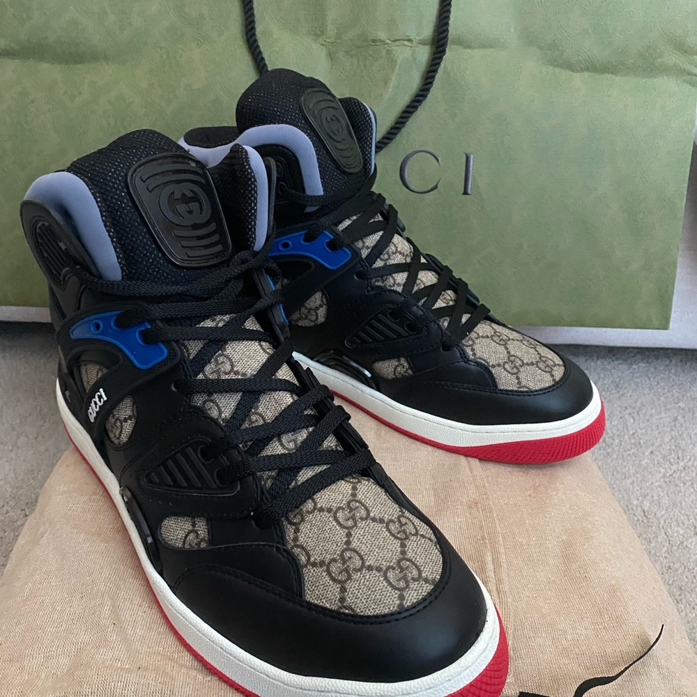 Gucci Basket High-tops in Black and Beige - Picture 2 of 6